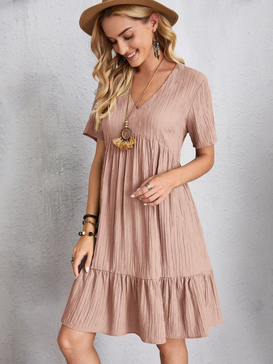 Belinda - Robe mini texturée à volants à col V