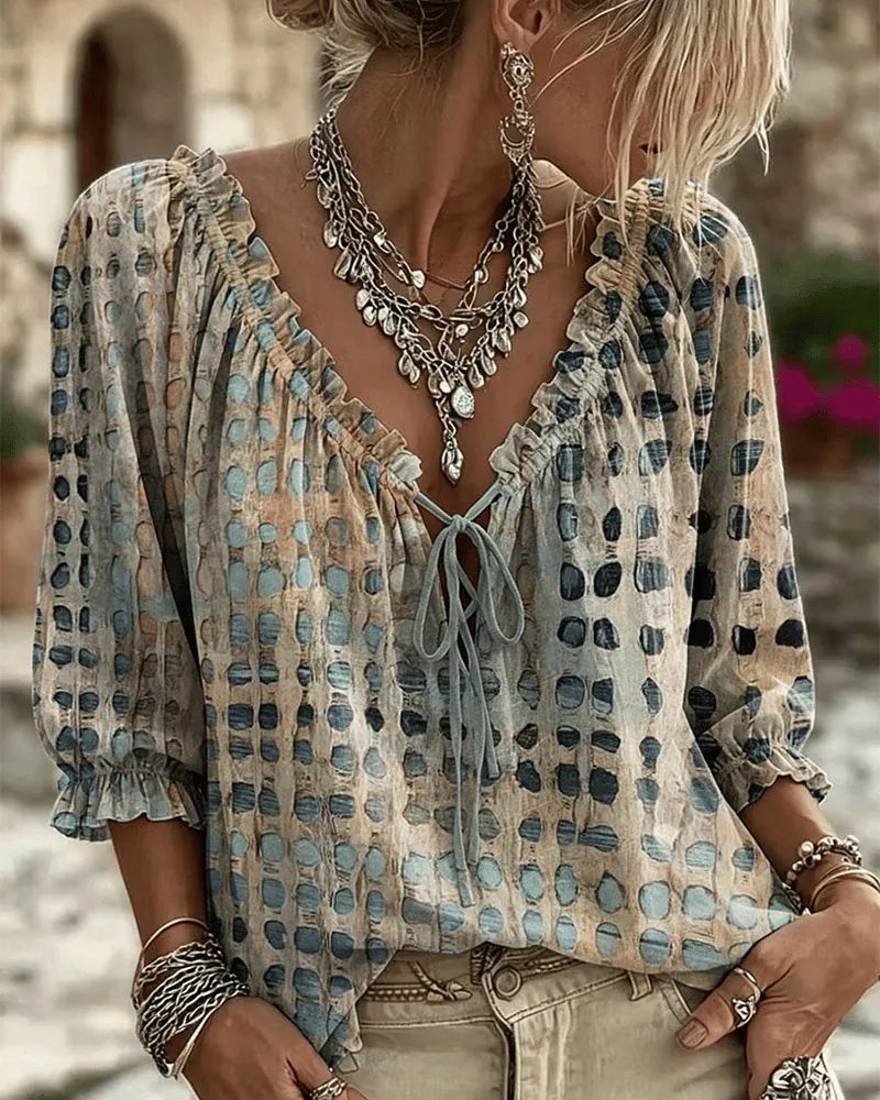 Araminta - Blouse lacée à col en V au toucher doux