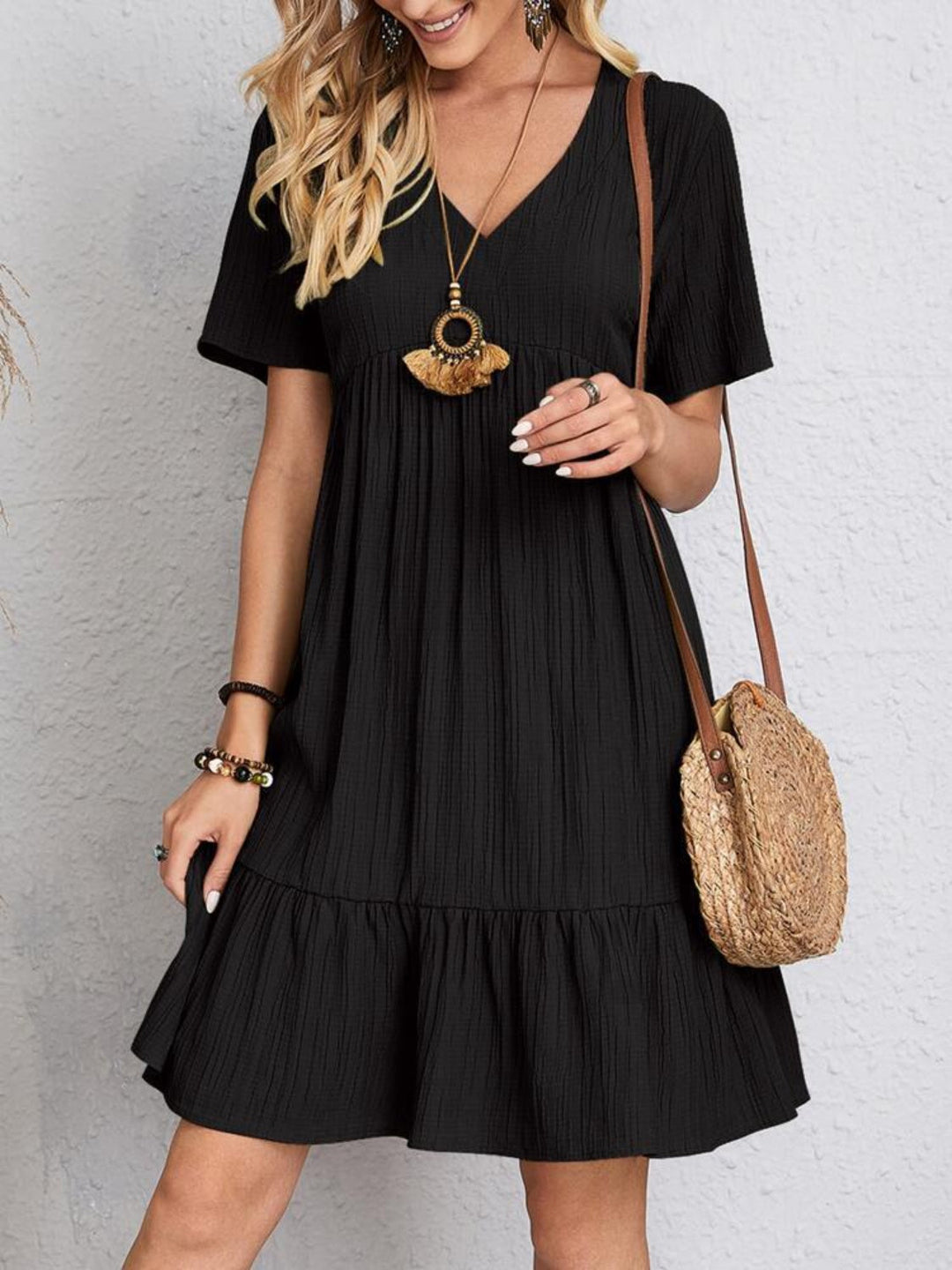 Belinda - Robe mini texturée à volants à col V