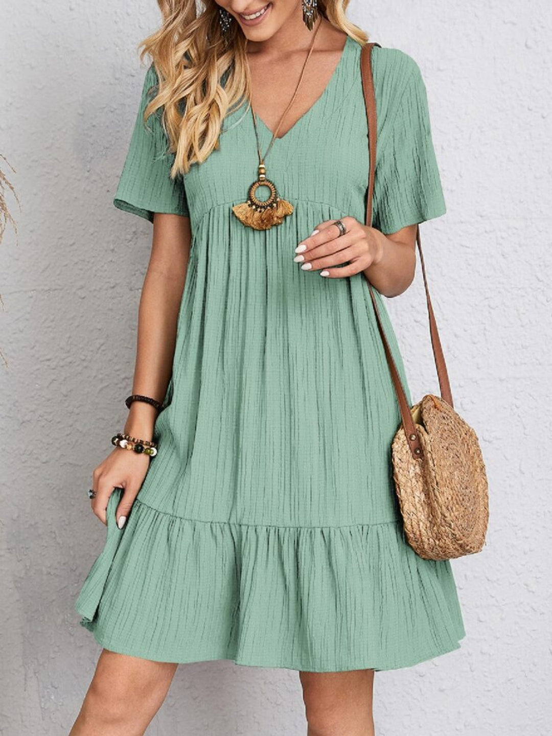 Belinda - Robe mini texturée à volants à col V