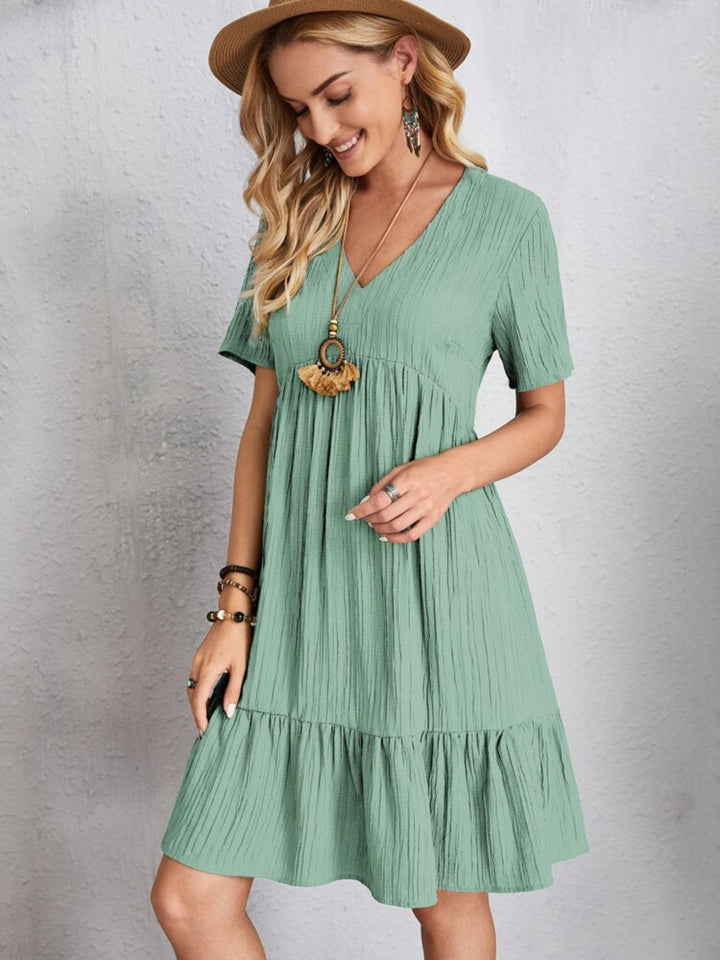 Belinda - Robe mini texturée à volants à col V