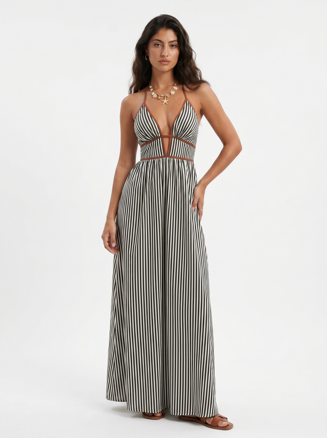 Lilliet - Robe longue sculpturale à encolure américaine