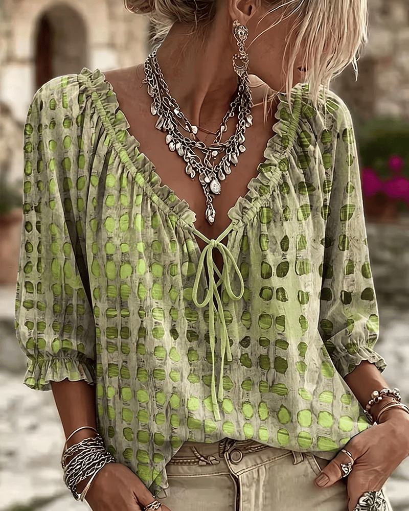 Araminta - Blouse lacée à col en V au toucher doux