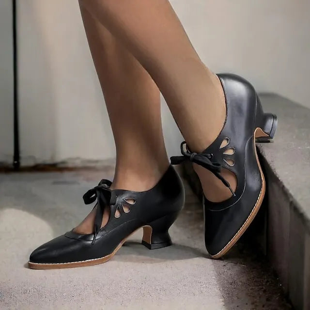 Veralyn - Escarpins rétro à lacets